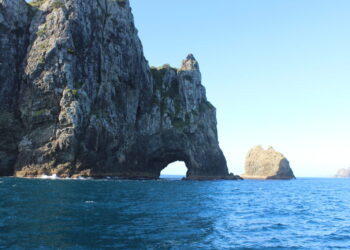 Hole in the Wall, Bay of Islands, New Zealand